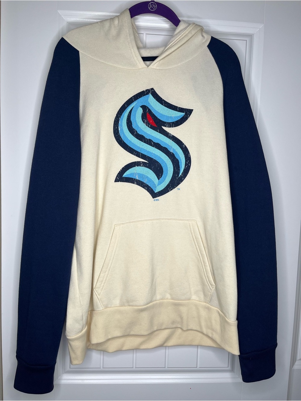 NHL Mens Seattle Kraken Fanatics Oatmeal/Navy Logo Raglan Pullover Hoodie Large